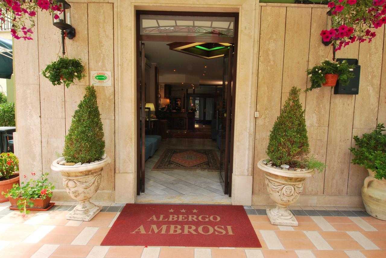 פיוג'י Hotel Ambrosi מראה חיצוני תמונה